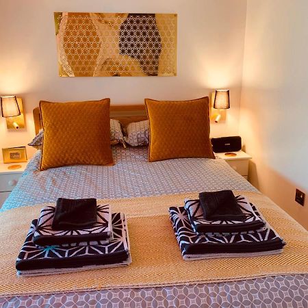 Shine Chalet - Unique & Comfortable Accommodation Redruth Bagian luar foto