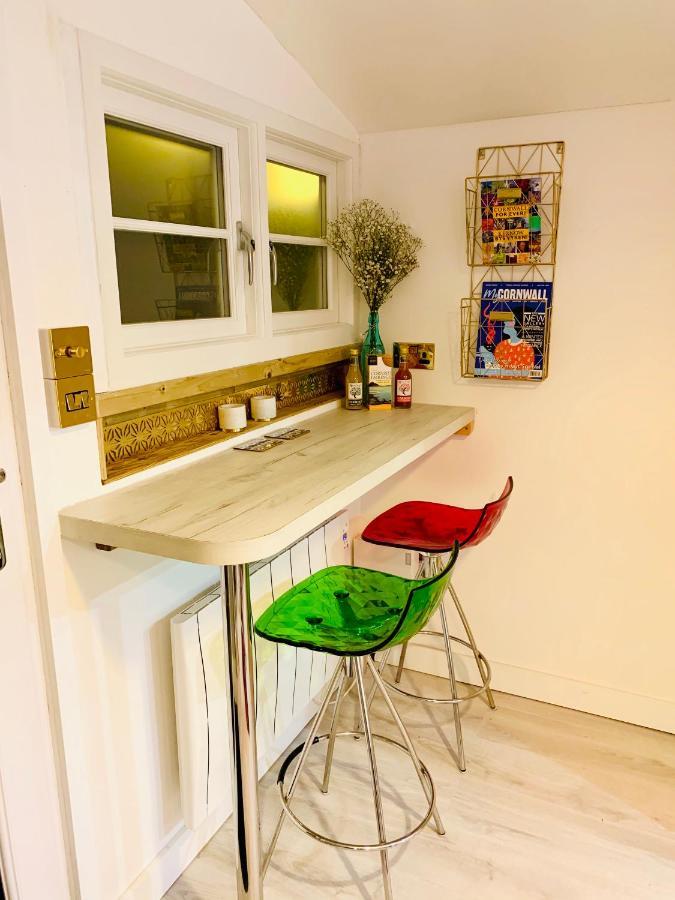 Shine Chalet - Unique & Comfortable Accommodation Redruth Bagian luar foto