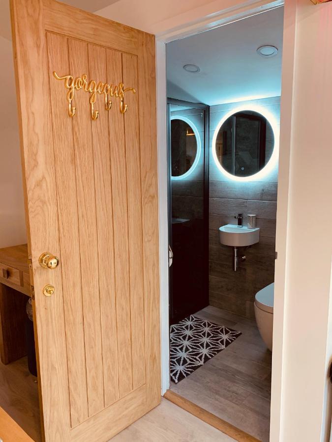 Shine Chalet - Unique & Comfortable Accommodation Redruth Bagian luar foto
