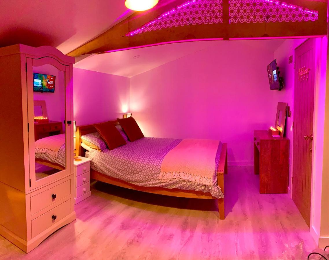 Shine Chalet - Unique & Comfortable Accommodation Redruth Bagian luar foto